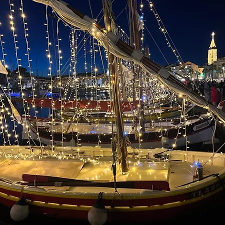 公寓 Petit Paradis A Avec Vue Wifi Et Clim 滨海萨纳里